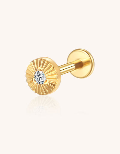 Titanium Lip Labret – Striped Disc with Prong-Set Lab-Grown Diamond