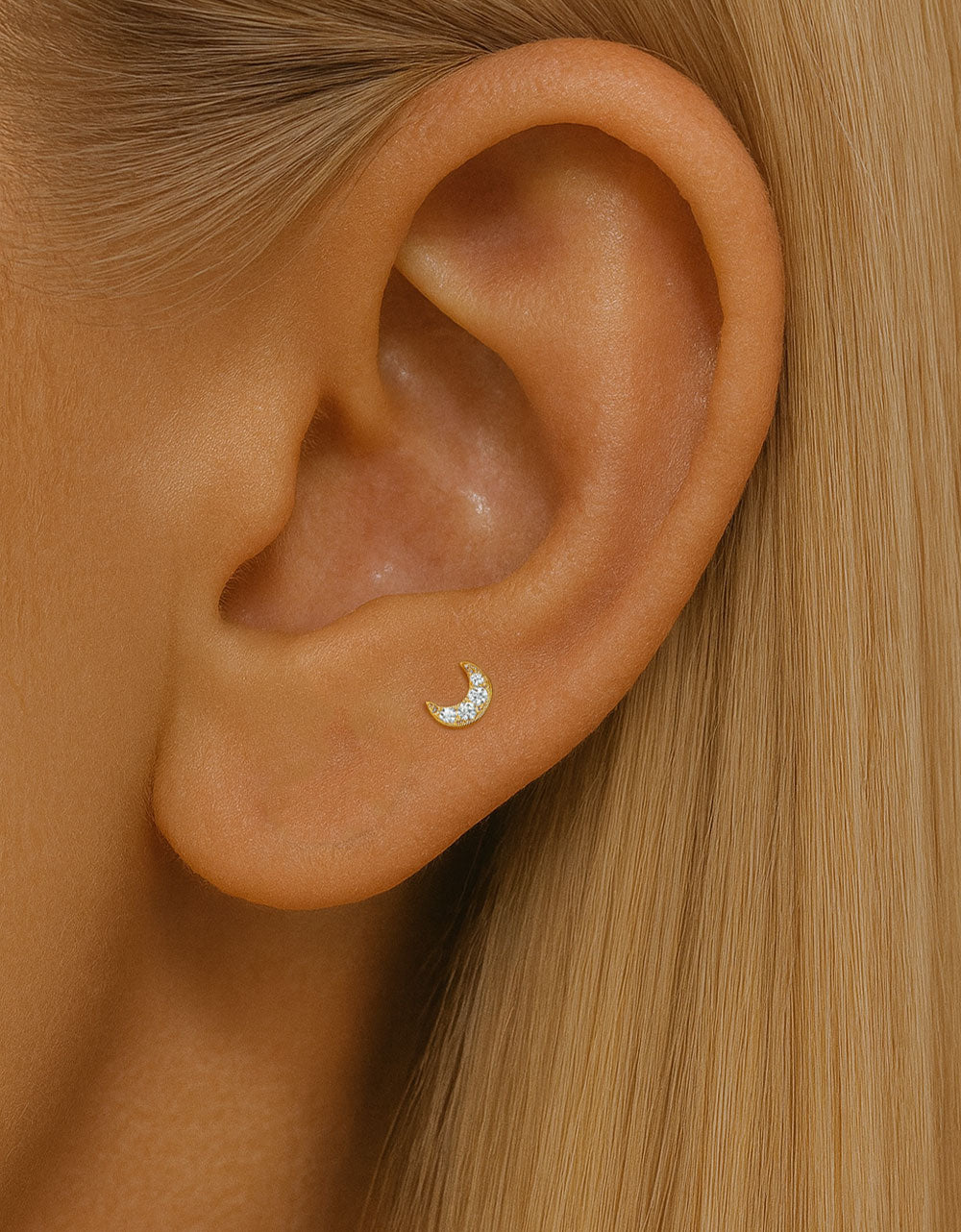 Titanium Labret Stud – Moon Design with Lab-Grown Diamond