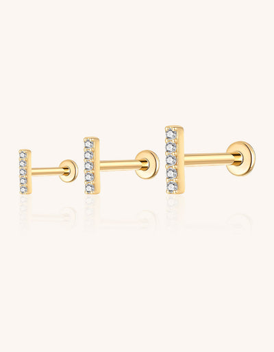 Gold Vertical Bar Labret – Ear & Lip Piercing with Lab-Grown Diamonds
