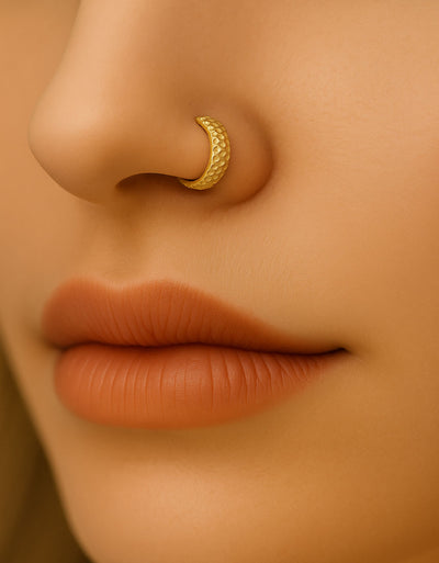 Titanium Hammered Wide Nose Clicker – Hypoallergenic 16G Piercing Jewelry