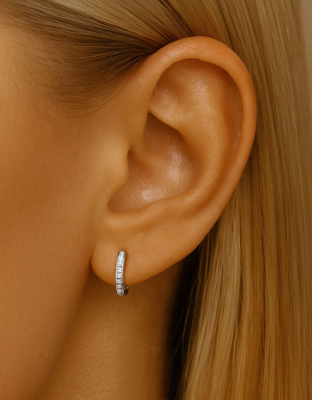 F136 Titanium D-Shaped CZ Hoop with Straight Bar–Ultra Sparkling Hypoallergenic Cartilage Ring